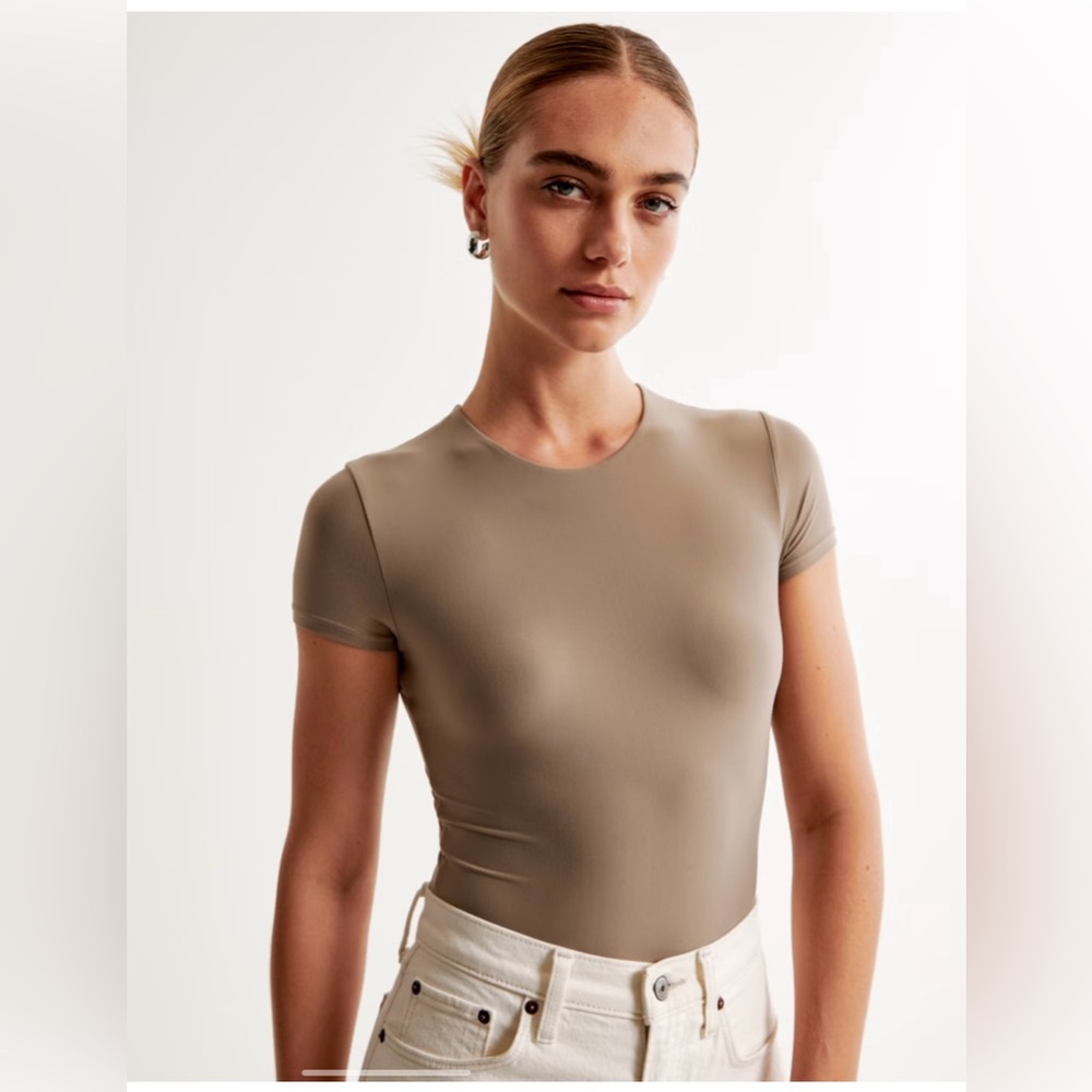 Abercrombie Soft Matte Seamless Tee Bodysuit in Taupe — size Medium